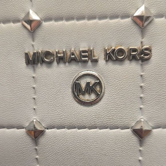 Michael Kors White Quilted Women's Bag - Picture 5 of 10